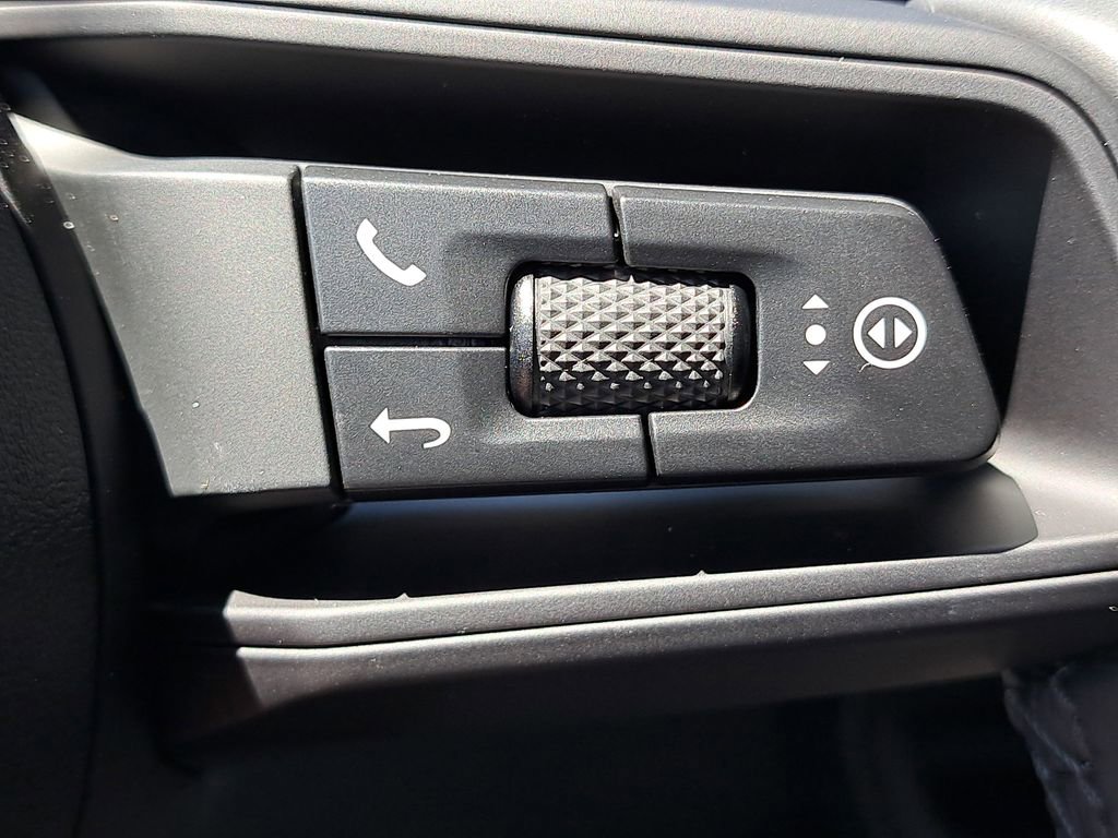 Certified 2025 Porsche Cayenne Coupe image 40