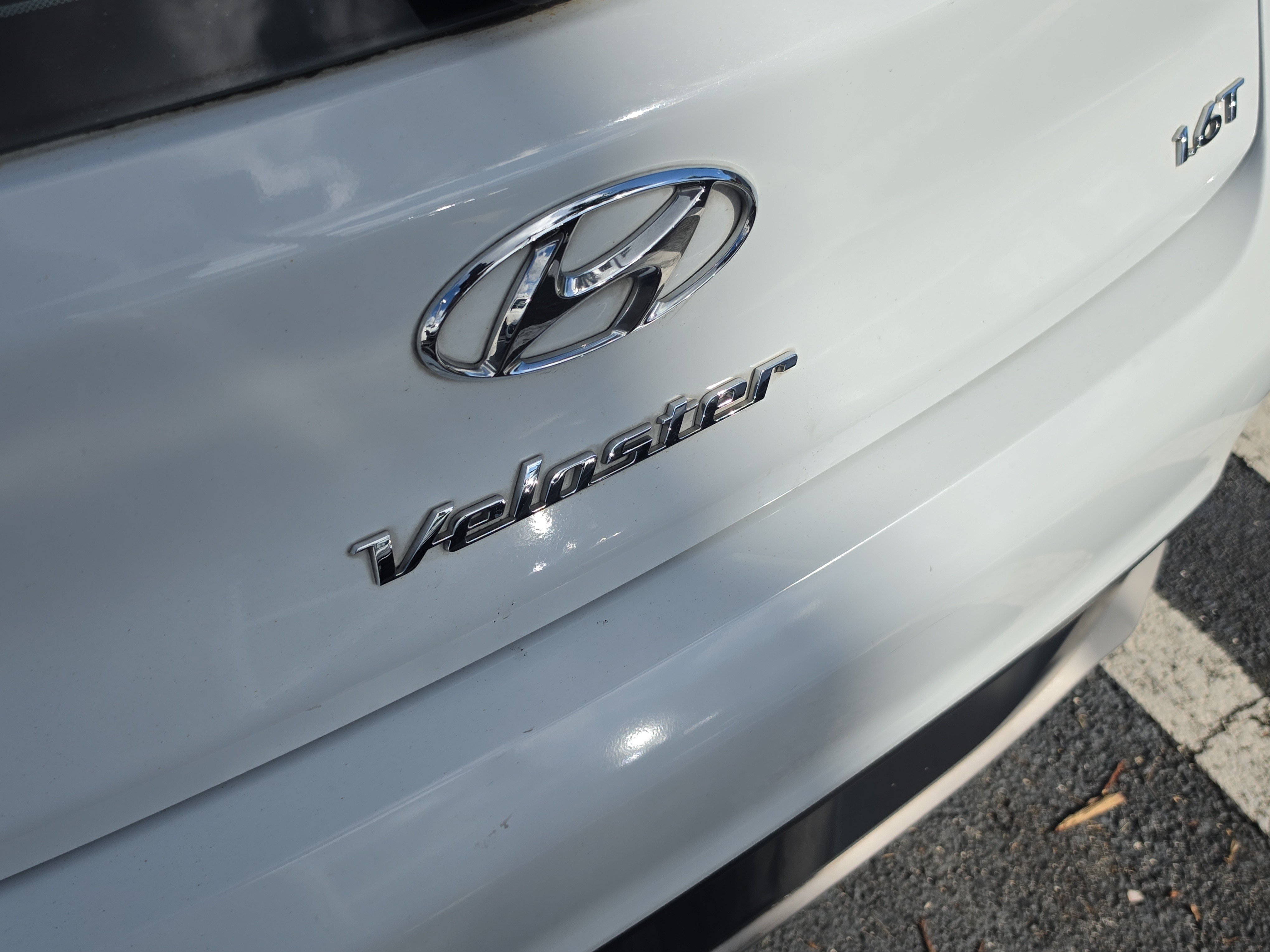 Used 2019 Hyundai Veloster Turbo FWD image 5