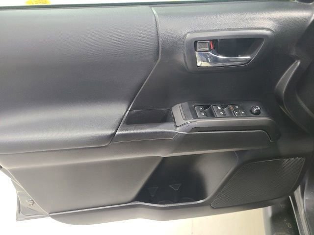 Used 2023 Toyota Tacoma TRD Off-Road AWD/4WD image 22