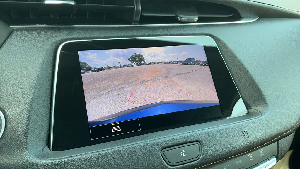 Used 2021 Cadillac XT4 Premium Luxury FWD image 8
