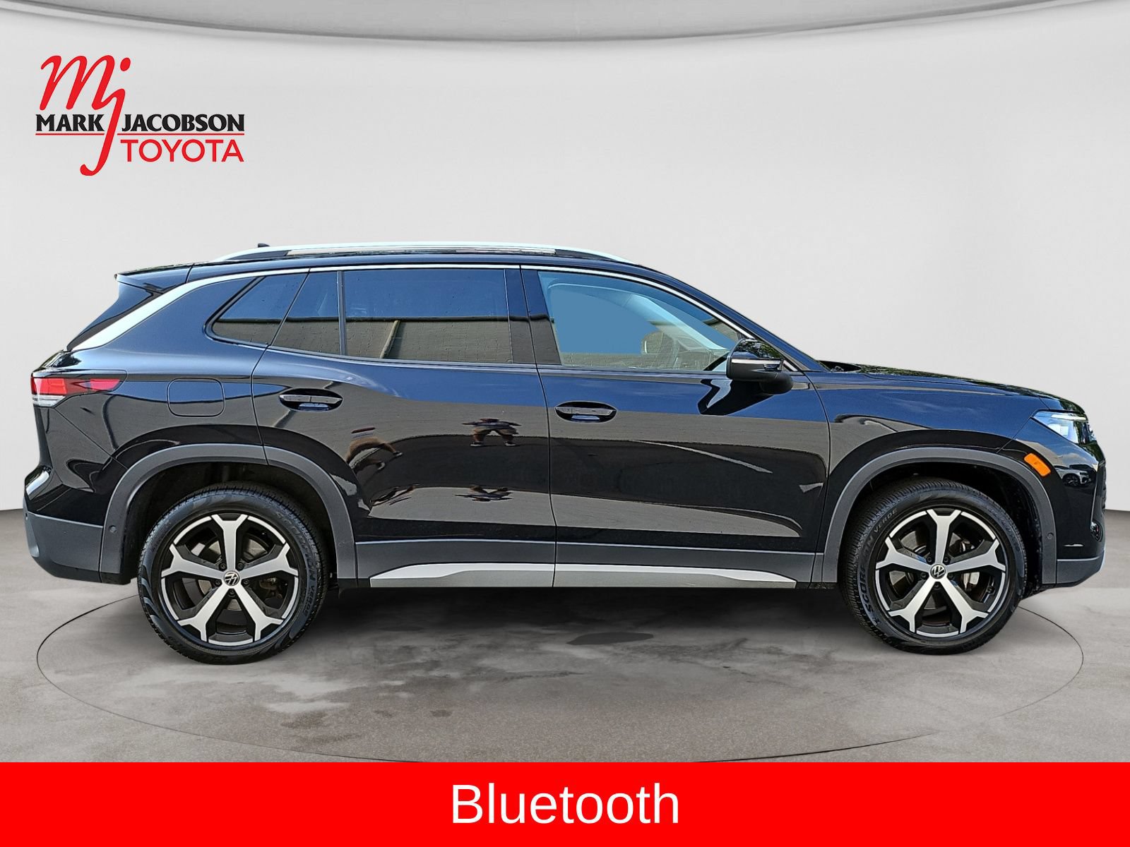 Used 2026 Volkswagen Tiguan SE AWD/4WD image 6