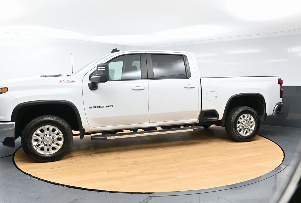 Used 2022 Chevrolet Silverado 2500 LT w/ Convenience Package AWD/4WD image 6