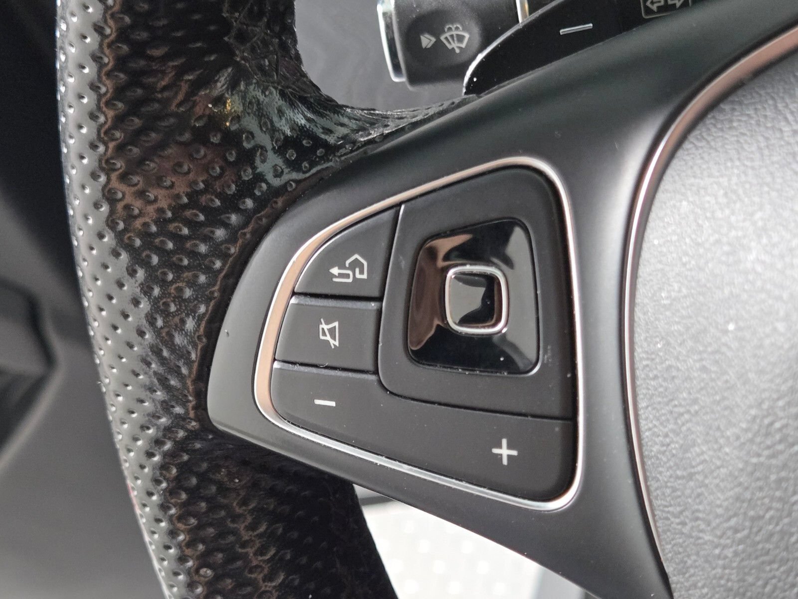 Used 2017 Mercedes-Benz E 300 image 24