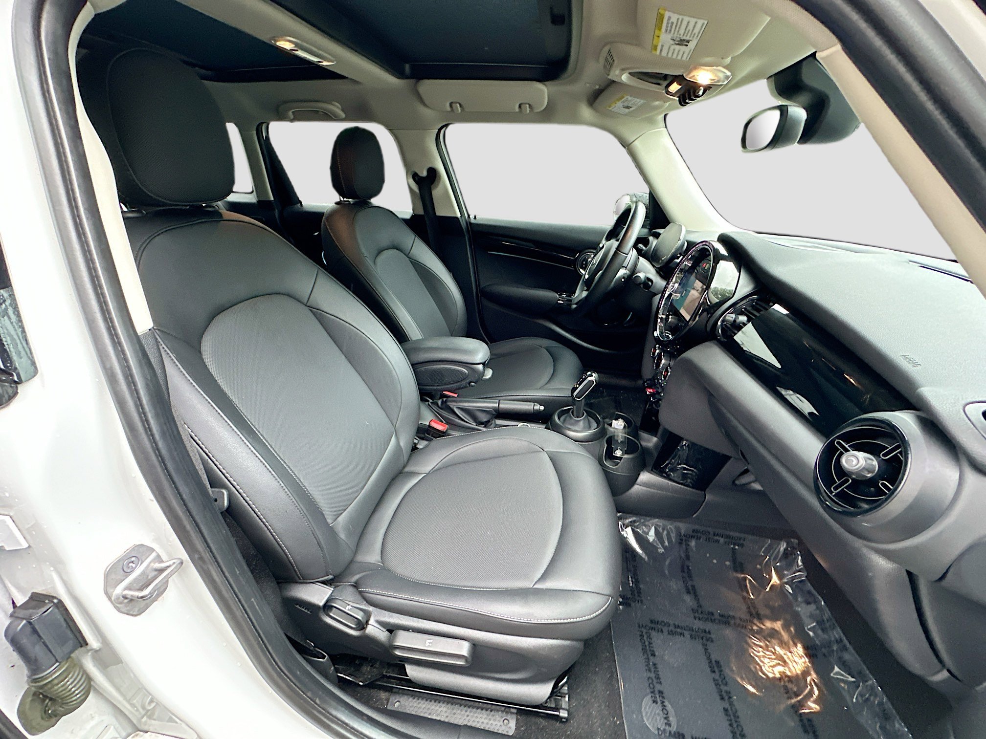 Used 2023 MINI Cooper 4-Door Hardtop FWD image 27