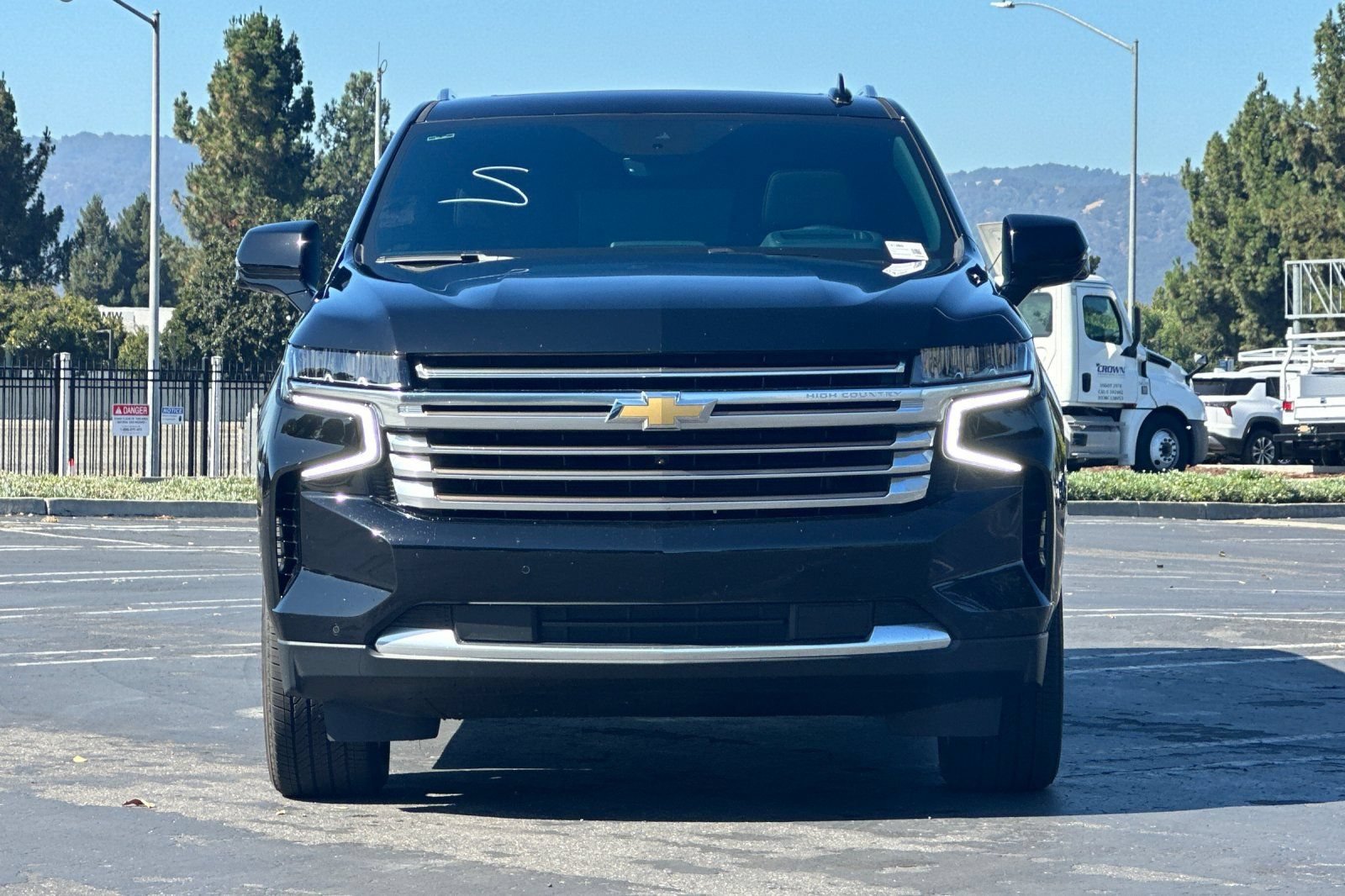 Used 2023 Chevrolet Suburban High Country AWD/4WD image 9