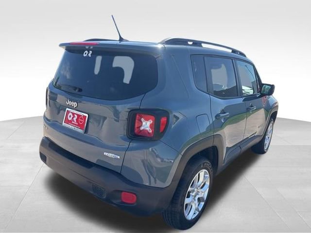 Used 2017 Jeep Renegade Latitude w/ Cold Weather Group AWD/4WD image 5
