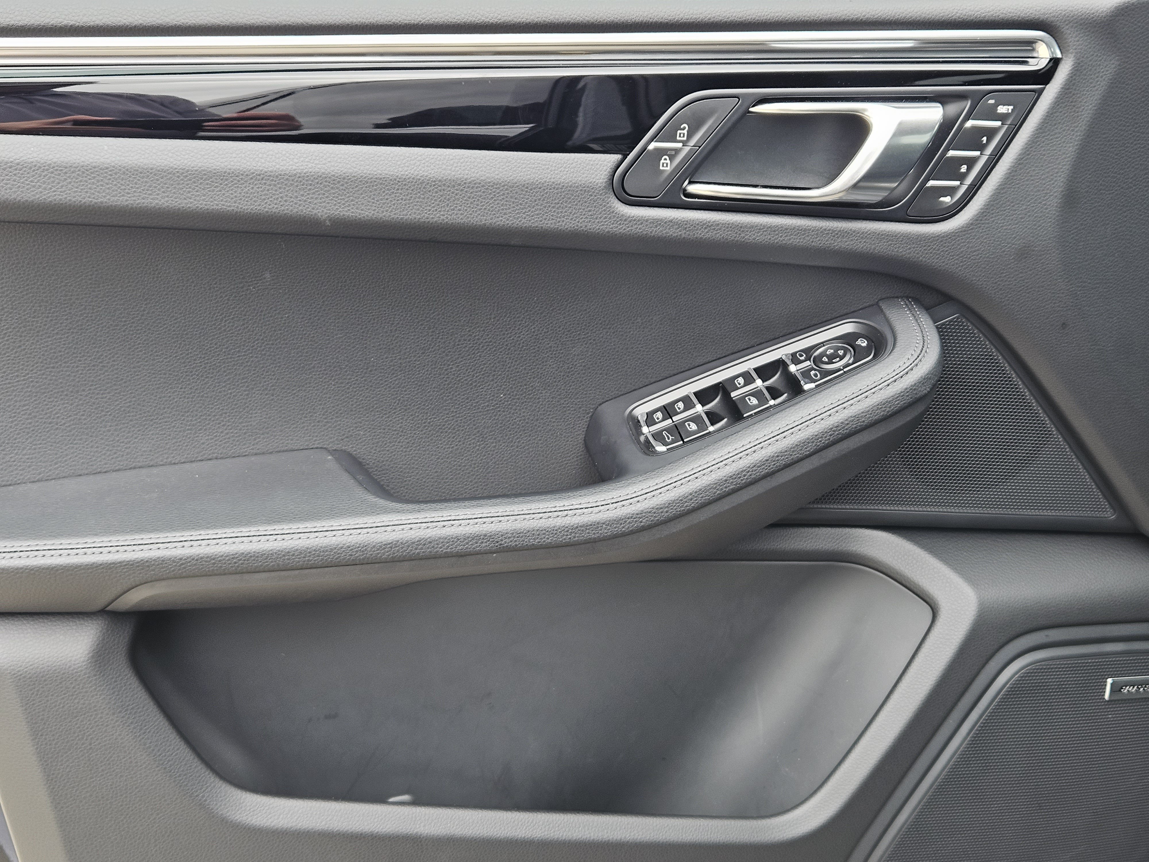 Certified 2026 Porsche Macan AWD/4WD image 22