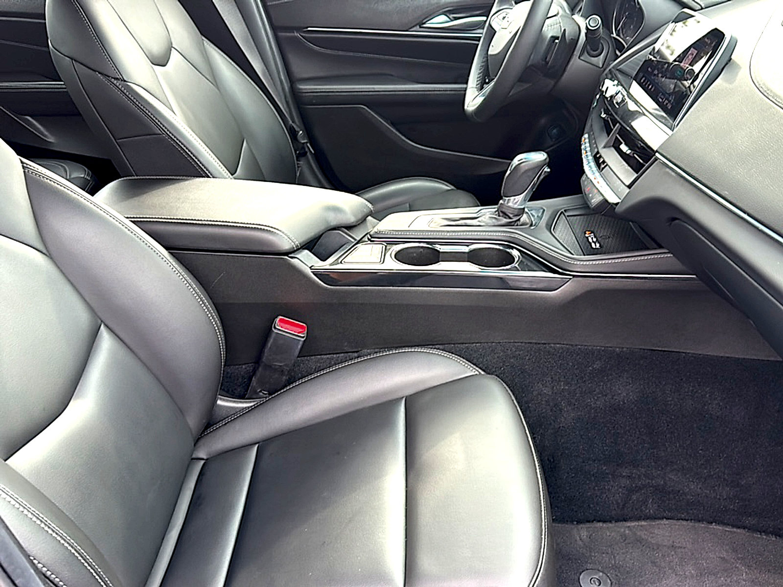 Used 2024 Cadillac CT4 Luxury w/ Cold Weather Package RWD image 24