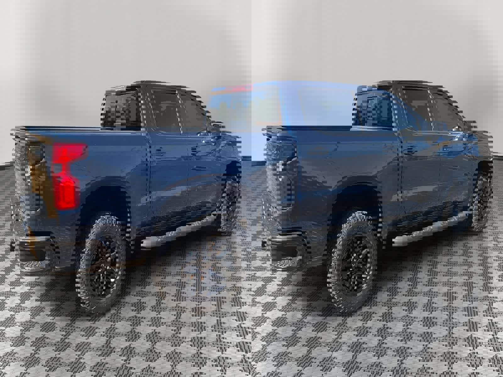 Used 2020 Chevrolet Silverado 1500 LT Trail Boss image 3