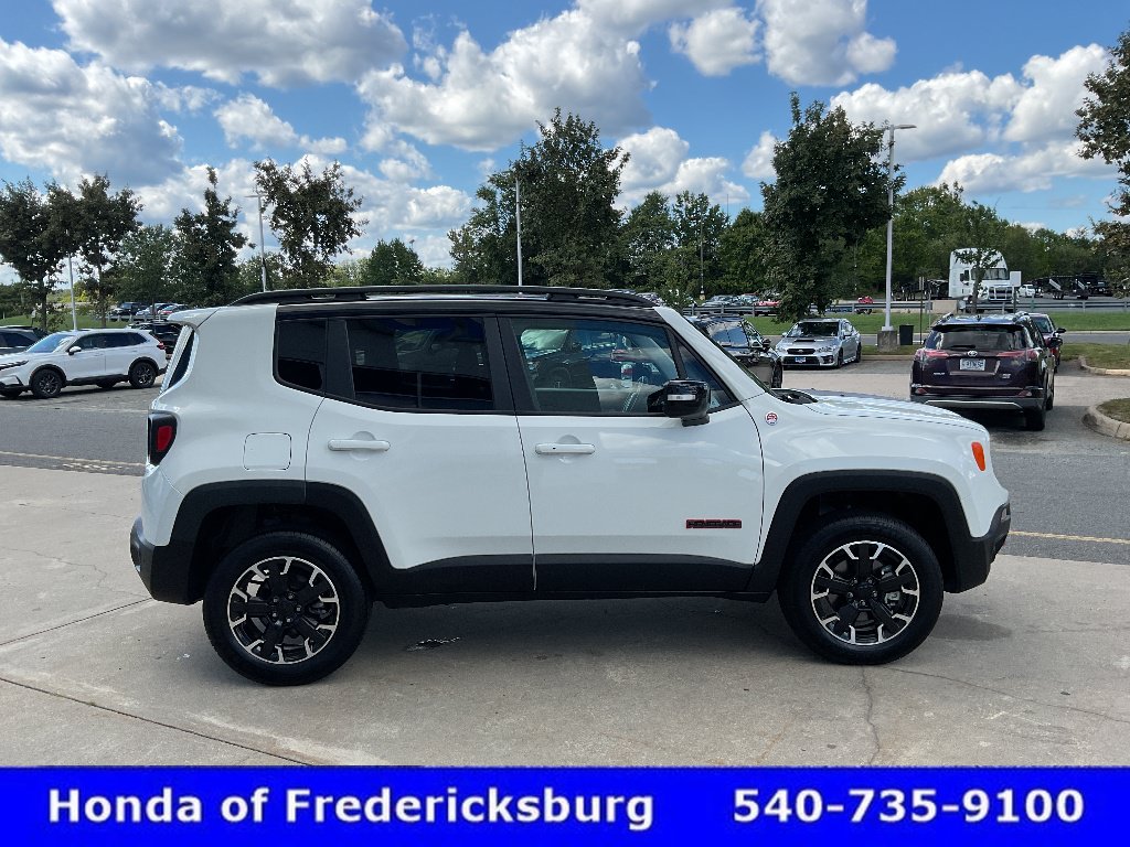 Used 2023 Jeep Renegade Trailhawk AWD/4WD image 6