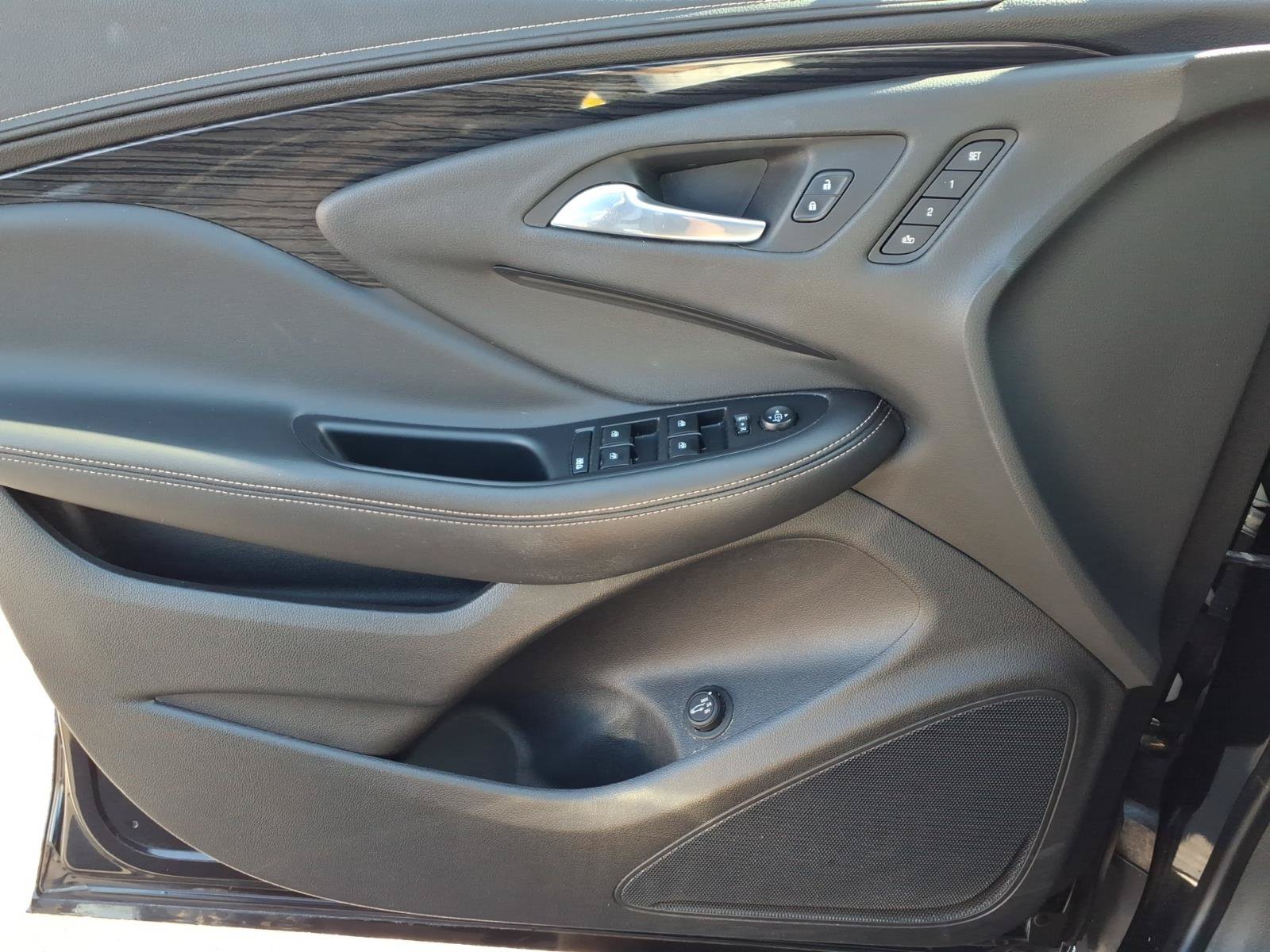 Used 2017 Buick Envision Essence AWD/4WD image 21