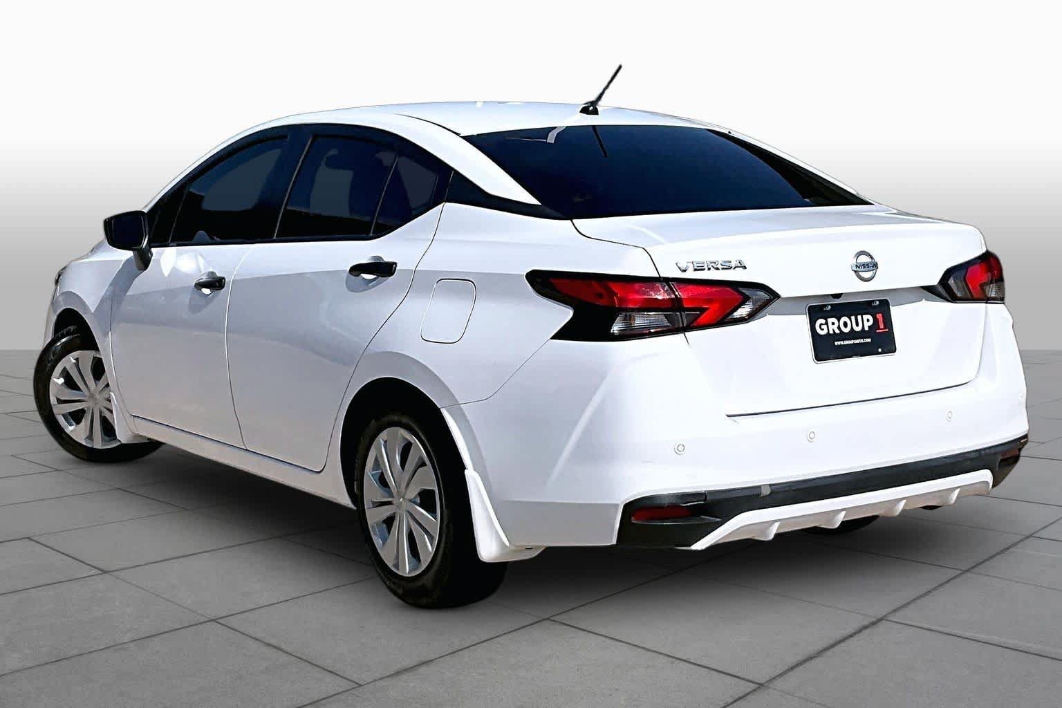 Used 2021 Nissan Versa S FWD image 12
