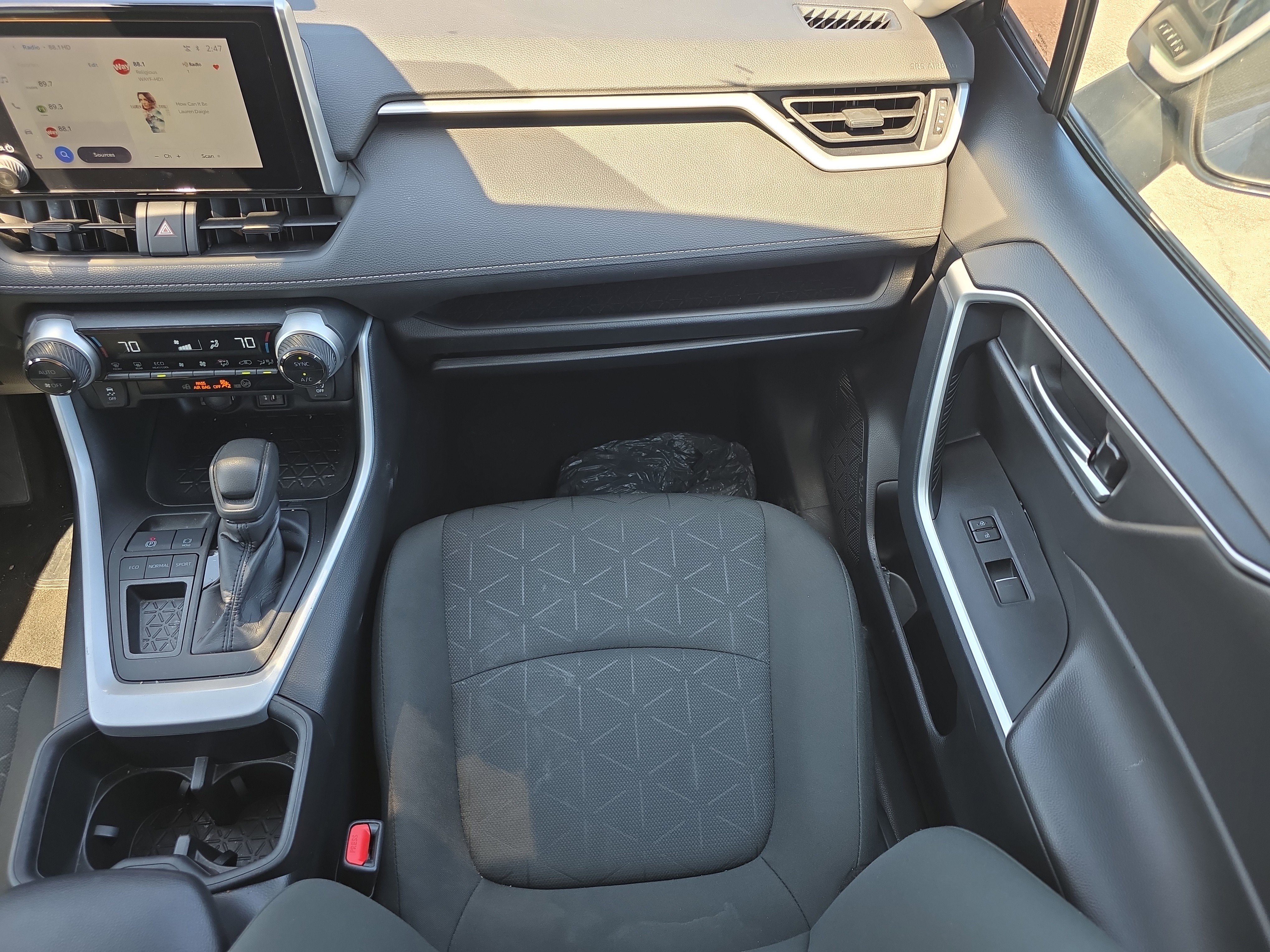 Used 2024 Toyota RAV4 XLE image 18