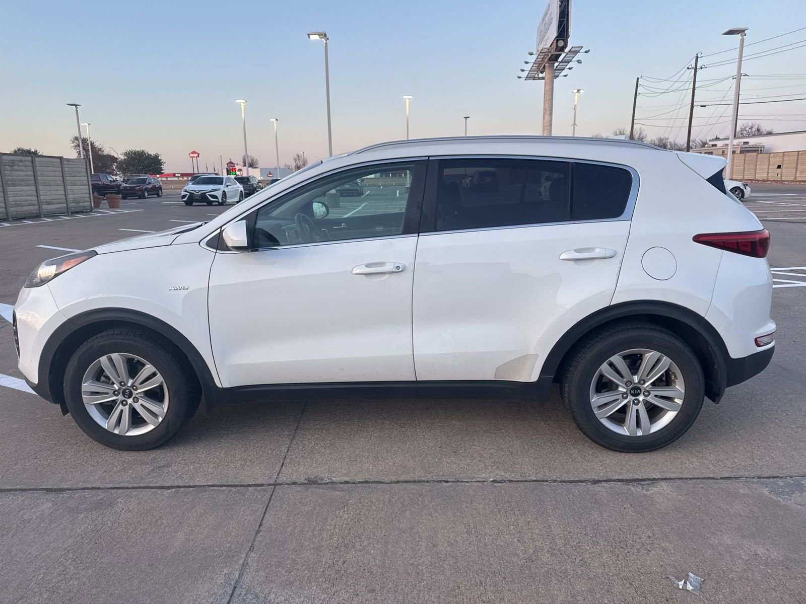 Used 2017 Kia Sportage LX w/ LX Popular Package image 4