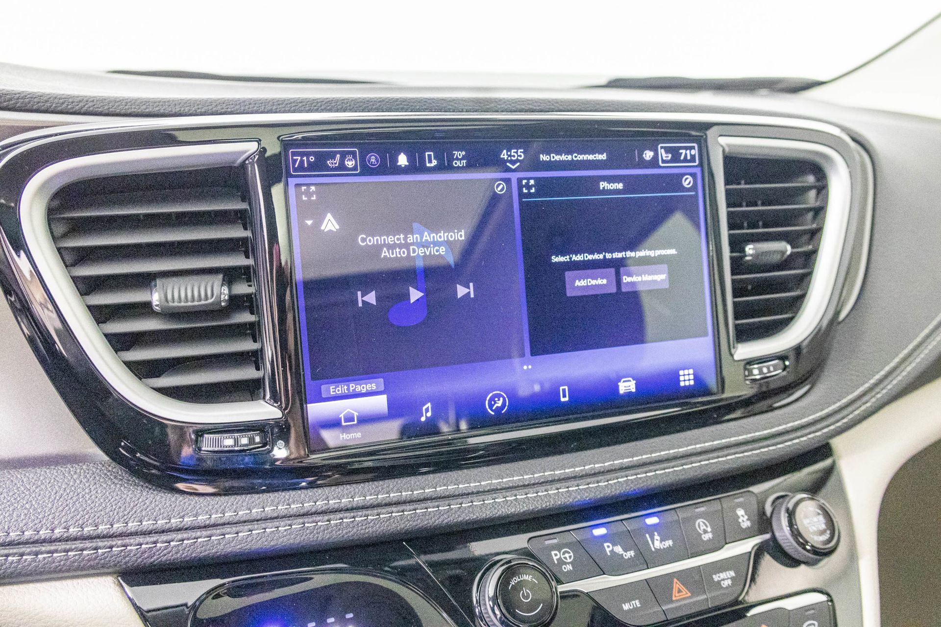 Used 2024 Chrysler Pacifica Touring-L image 23