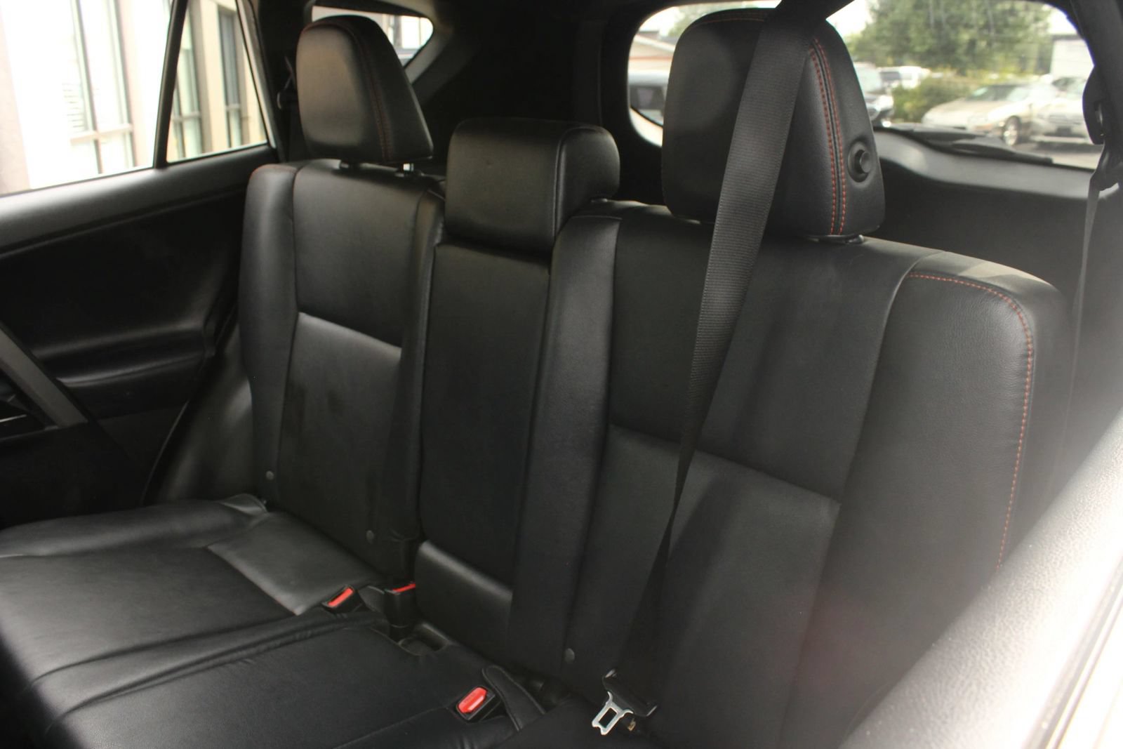 Used 2014 Toyota RAV4 XLE AWD/4WD image 17