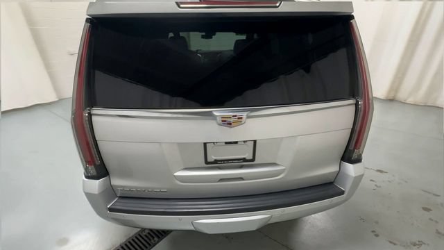 Used 2020 Cadillac Escalade Premium Luxury AWD/4WD image 7