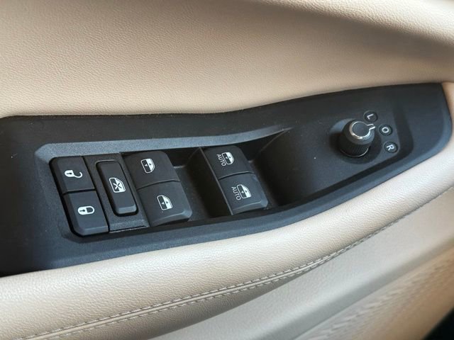 Used 2024 Jeep Grand Cherokee Limited image 16