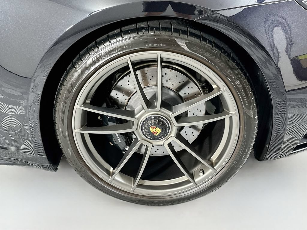 Certified 2022 Porsche 911 Targa 4 GTS AWD/4WD image 29