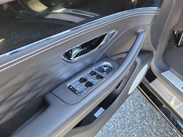 Used 2022 Bentley Flying Spur V8 image 7