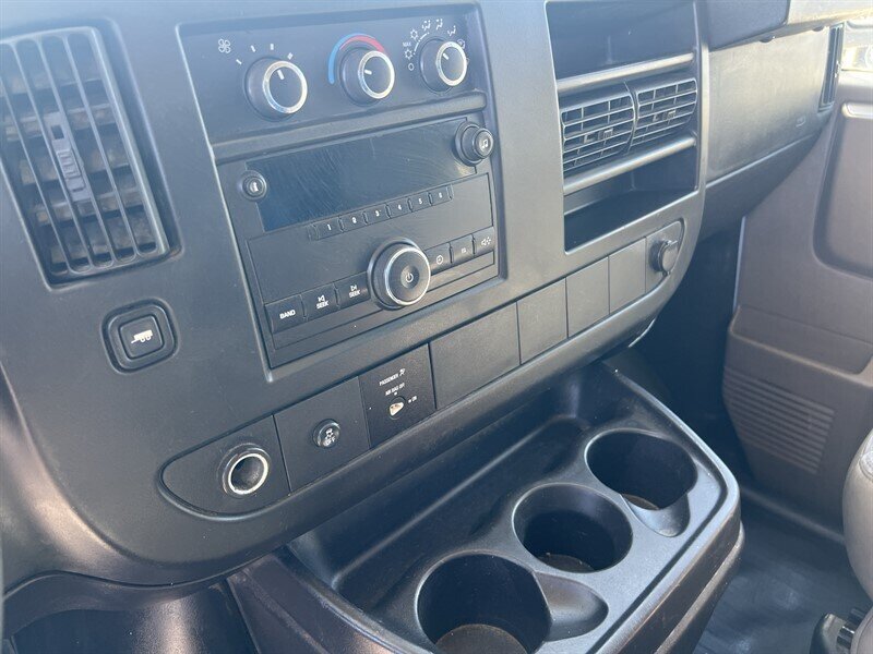 Used 2014 Chevrolet Express 2500 RWD image 19