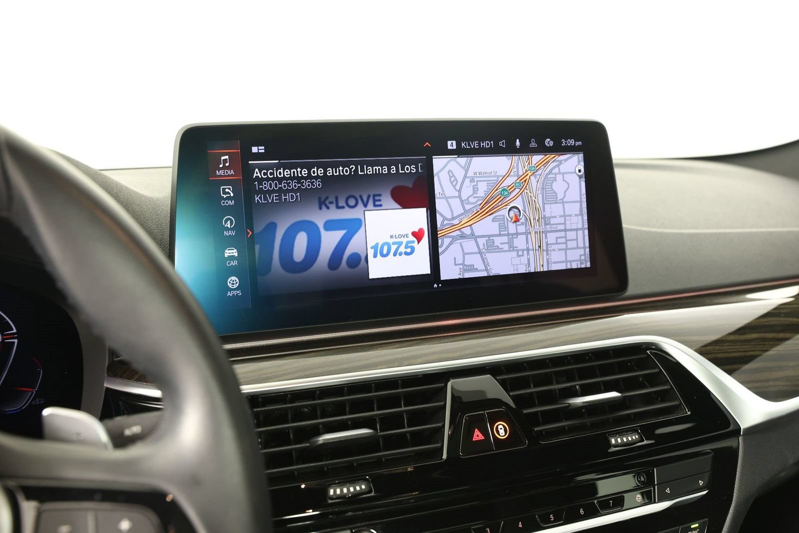 Used 2023 BMW 540i w/ Premium Package RWD image 9