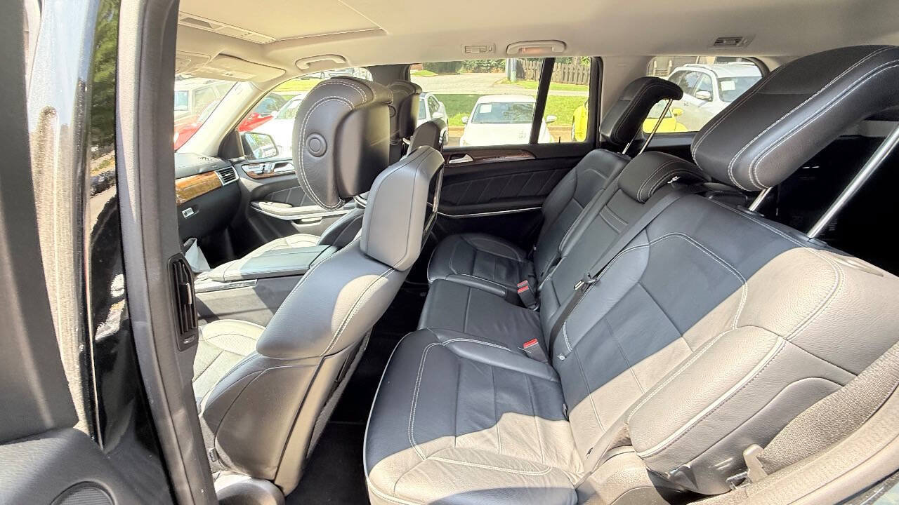 Used 2014 Mercedes-Benz GL 550 4MATIC image 31