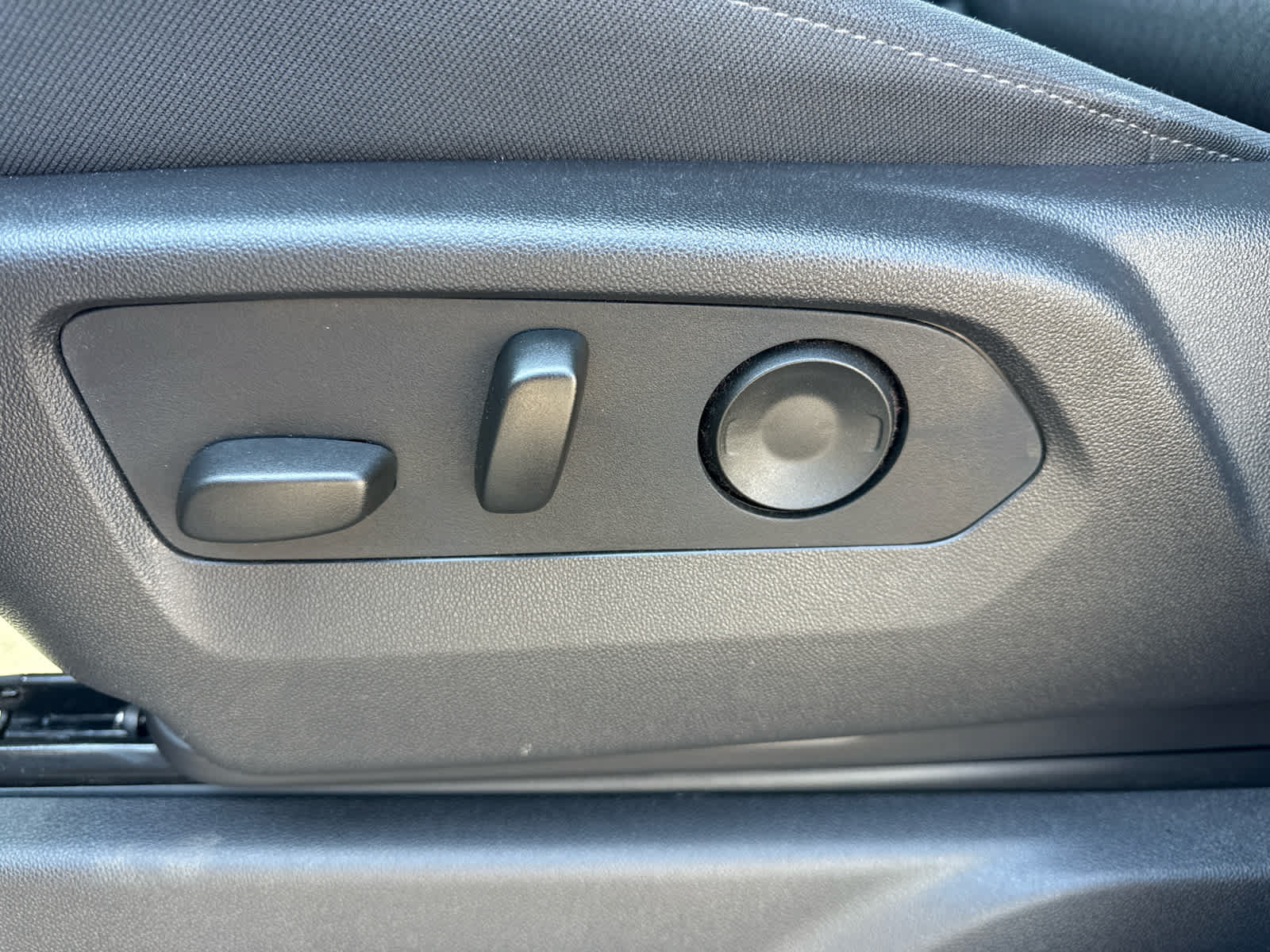 Certified 2025 Chevrolet Silverado 1500 Custom AWD/4WD image 12
