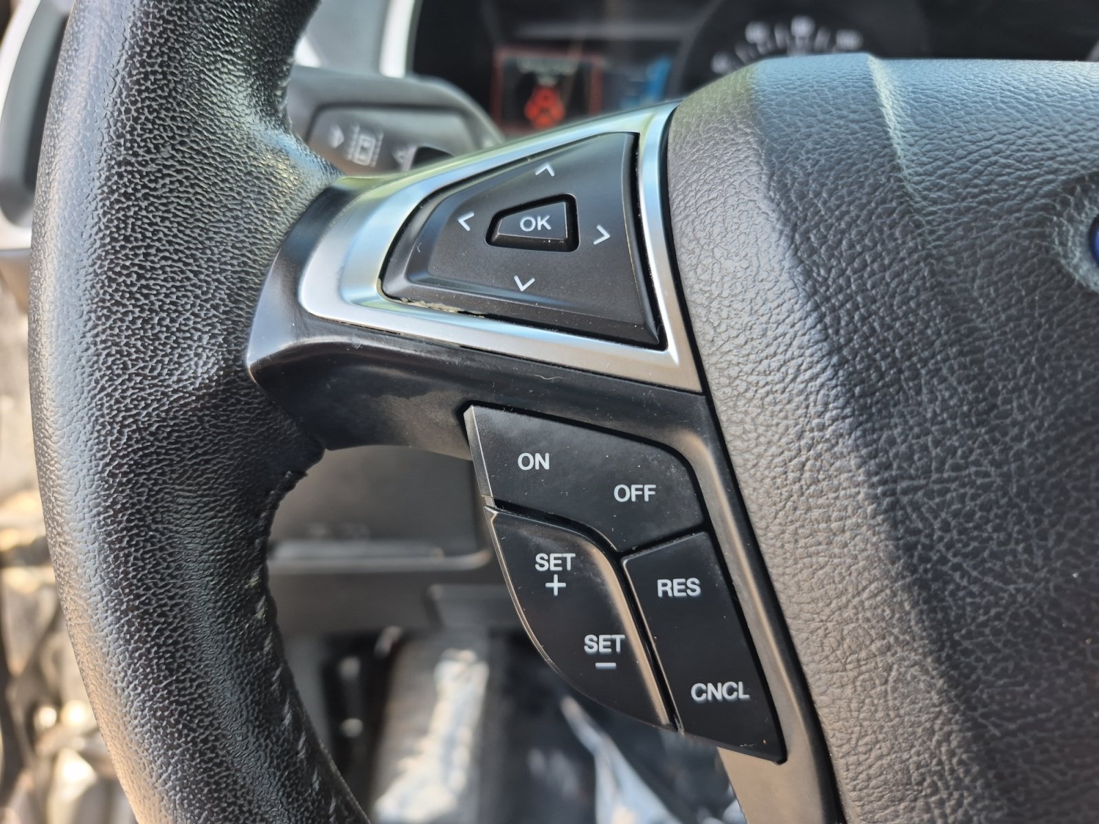 Used 2019 Ford Edge SEL w/ Equipment Group 201A AWD/4WD image 16
