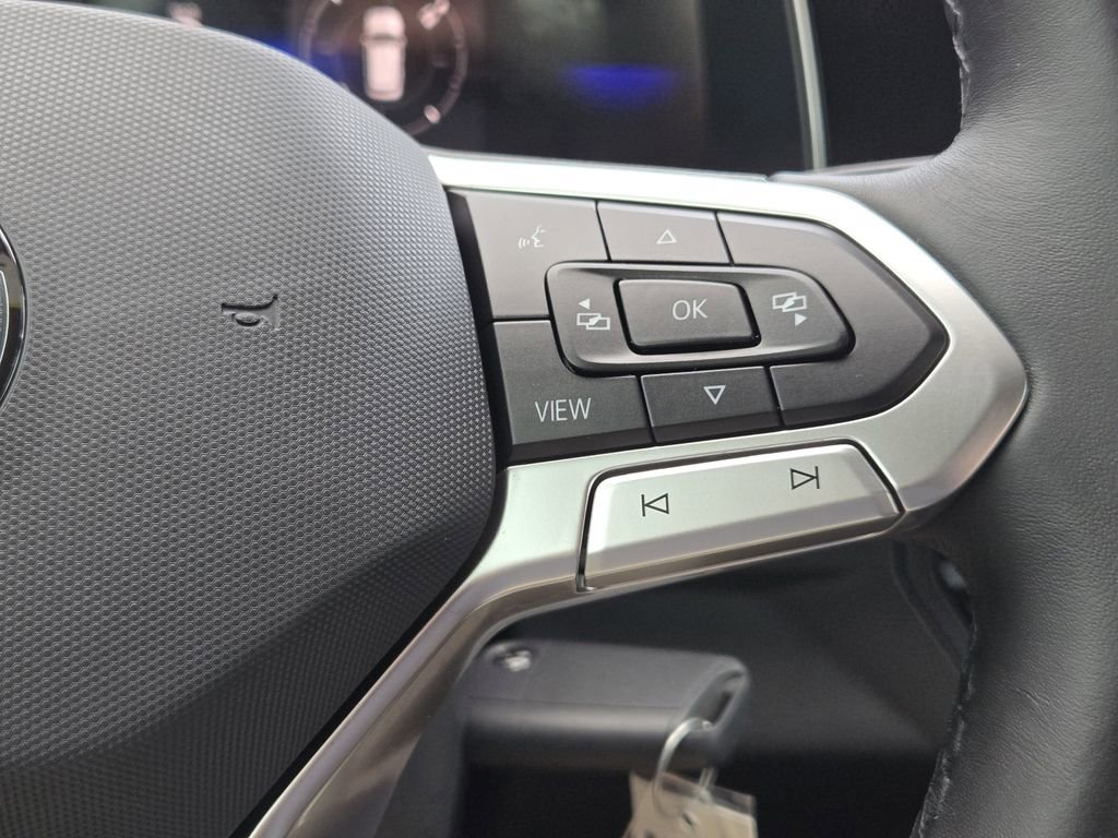 Used 2025 Volkswagen Jetta Sport image 28