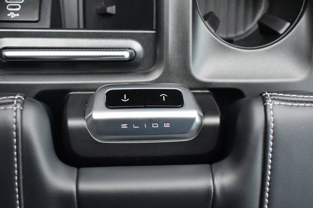 Used 2025 Ford Expedition Platinum w/ Stealth Performance Package image 30