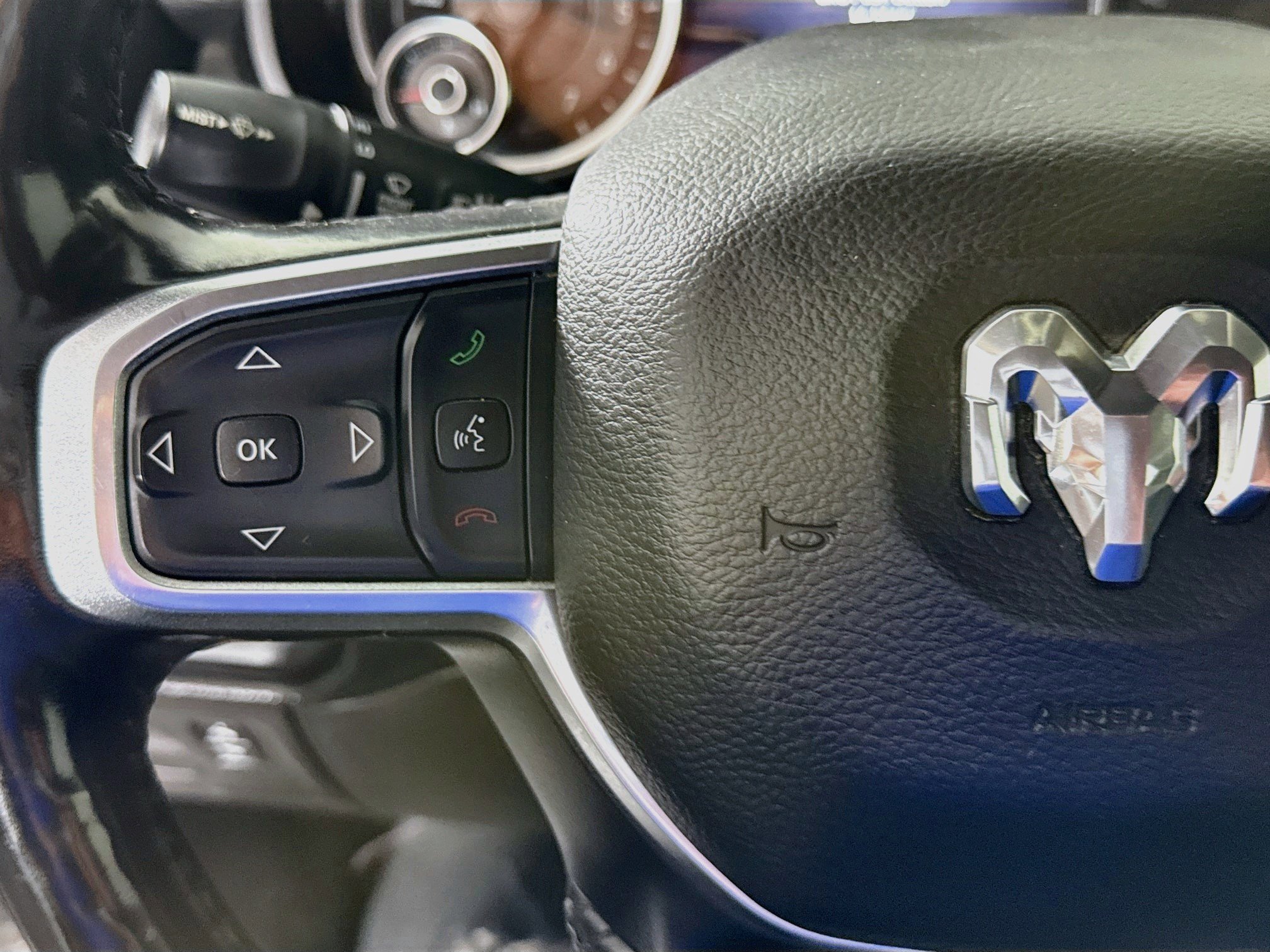 Used 2019 RAM 1500 Laramie AWD/4WD image 14