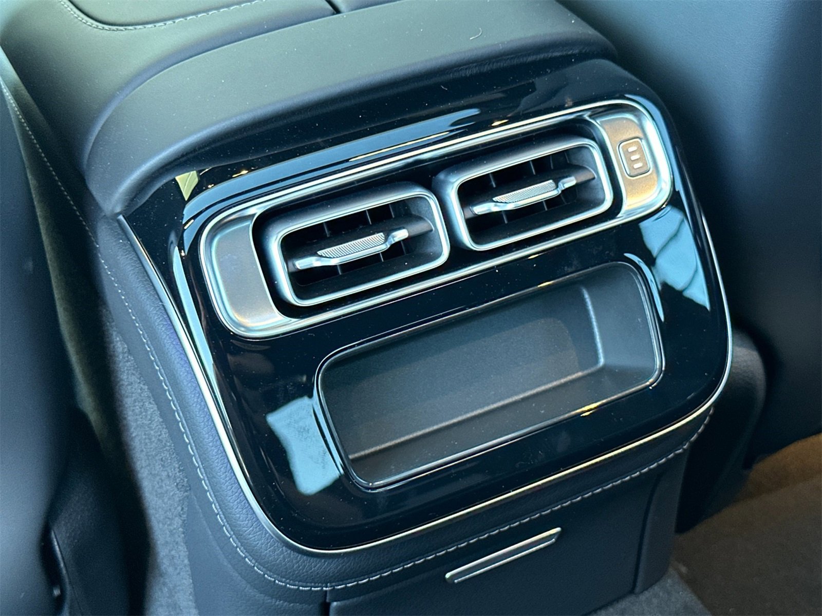 New 2026 Mercedes-Benz S 580e 4MATIC Sedan image 13