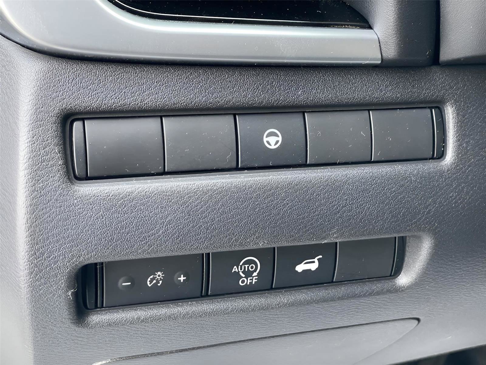 Used 2023 Nissan Rogue SL w/ SL Premium Package image 20