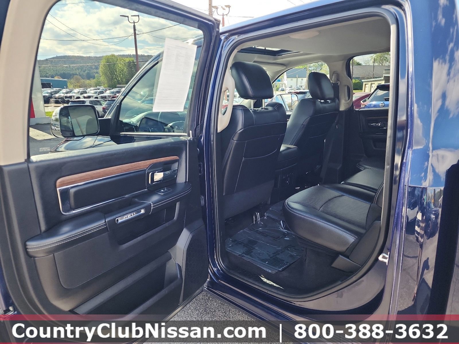 Used 2017 RAM 1500 Laramie AWD/4WD image 24