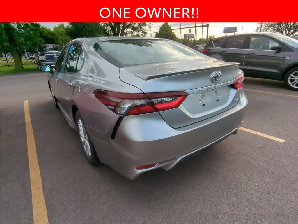 Used 2024 Toyota Camry SE FWD image 3
