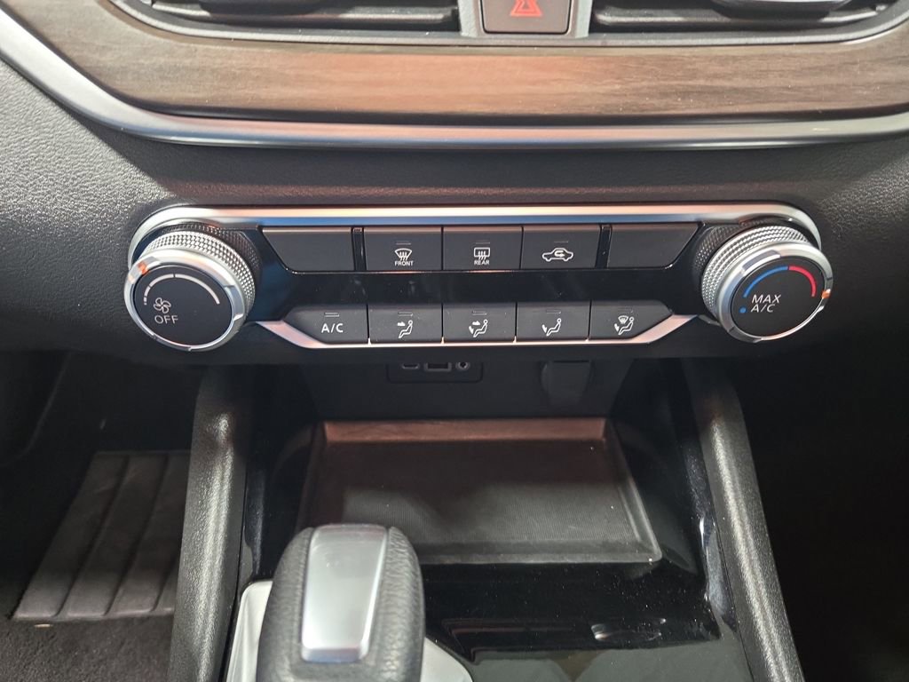 Used 2024 Nissan Altima 2.5 SV image 16