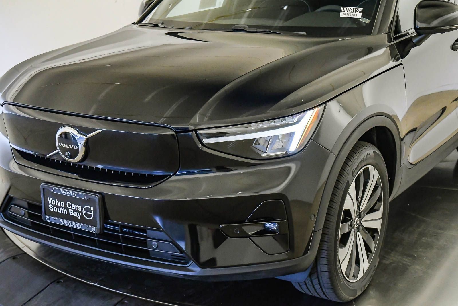 Certified 2023 Volvo C40 P8 Recharge Plus image 8