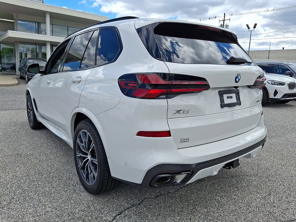 New 2026 BMW X5 xDrive40i w/ M Sport Package AWD/4WD image 5
