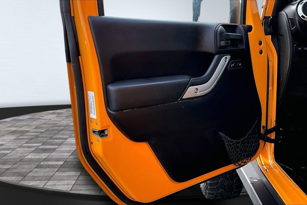 Used 2012 Jeep Wrangler Unlimited Rubicon w/ Dual Top Group image 23