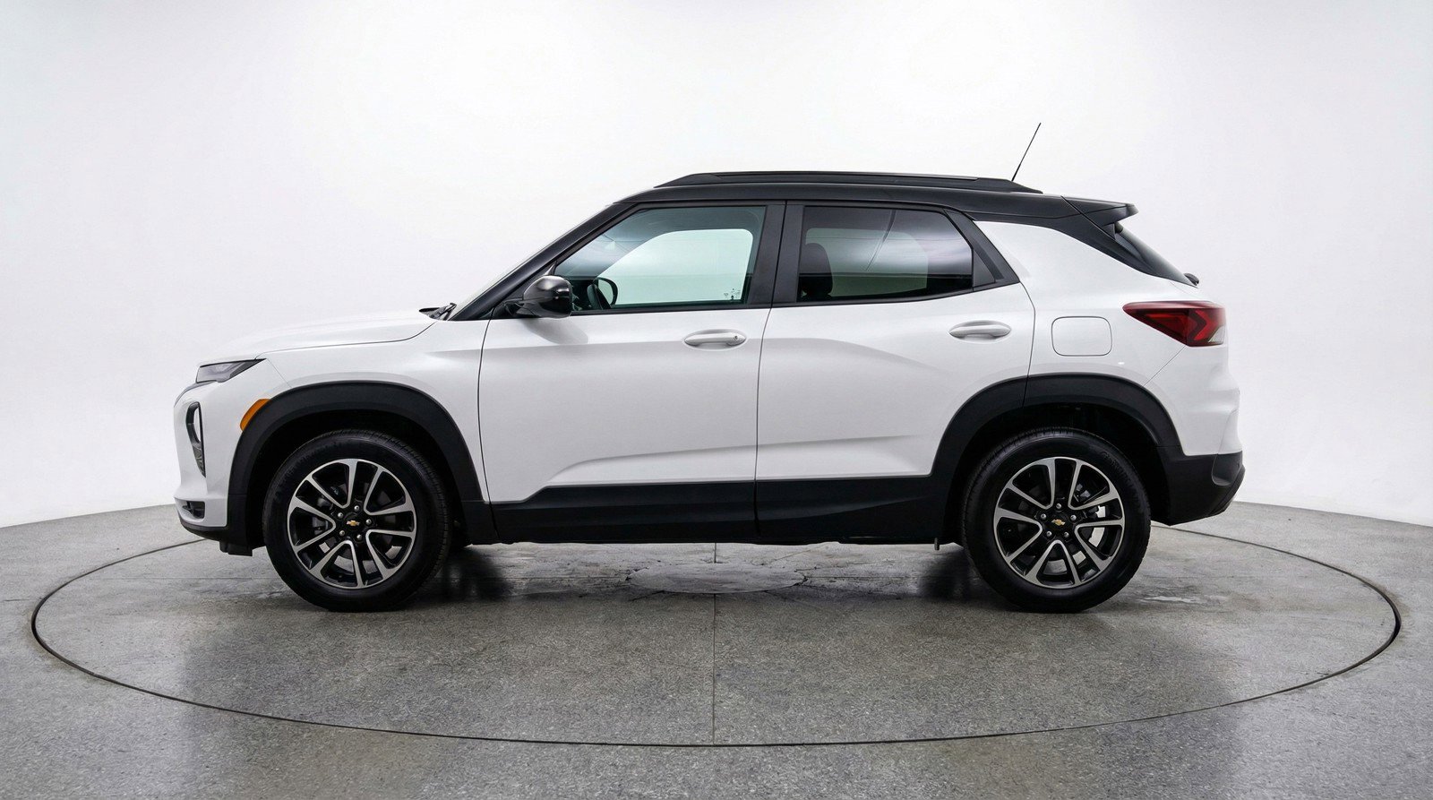 Used 2025 Chevrolet TrailBlazer LT FWD image 5