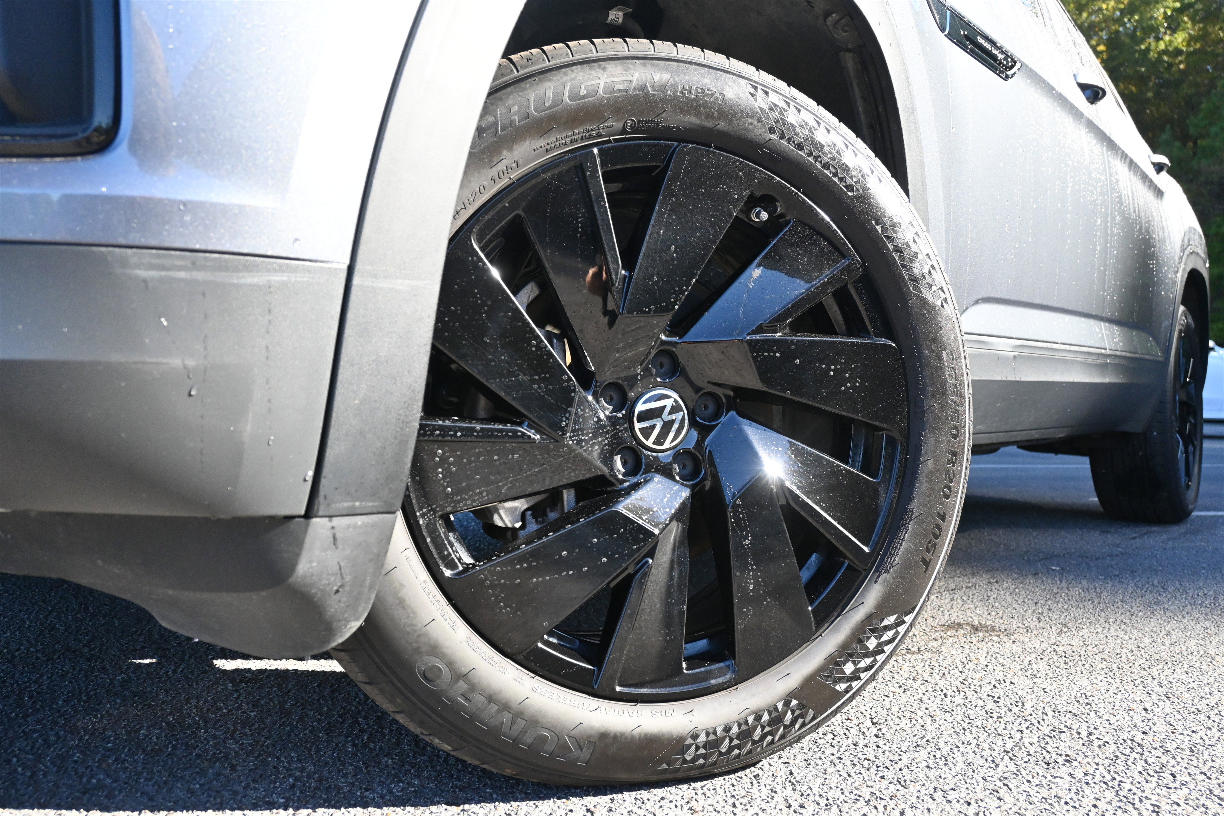 Used 2025 Volkswagen Atlas Cross Sport SE image 34