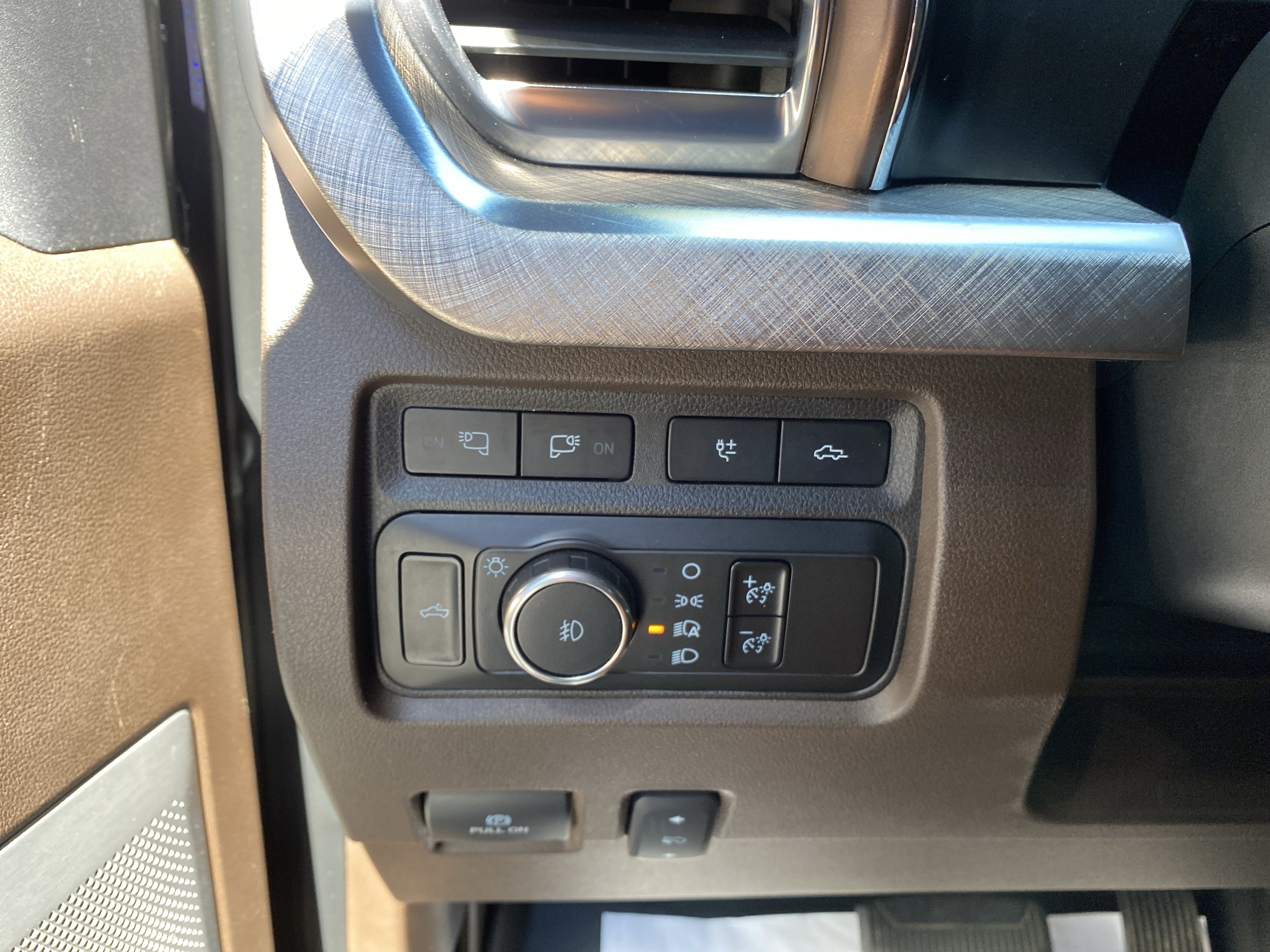 Used 2024 Ford F350 King Ranch w/ Chrome Package AWD/4WD image 32
