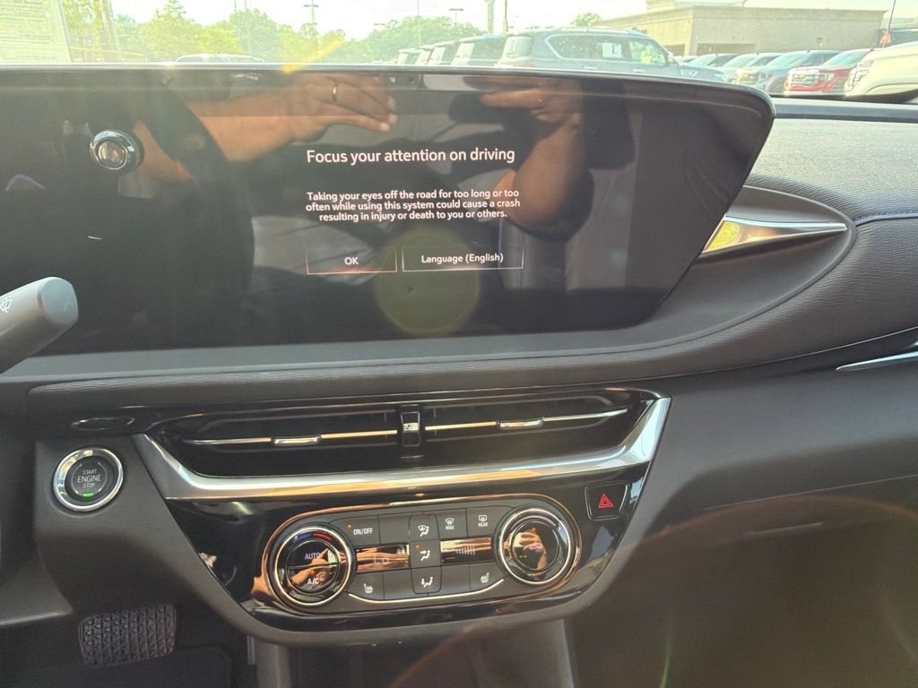 Used 2024 Buick Envista Sport Touring w/ Convenience I Package FWD image 21