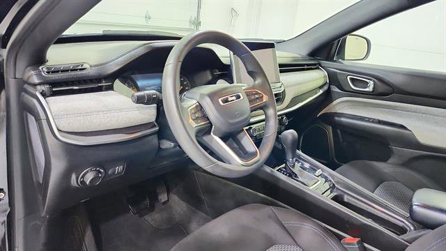 Used 2023 Jeep Compass Sport AWD/4WD image 11
