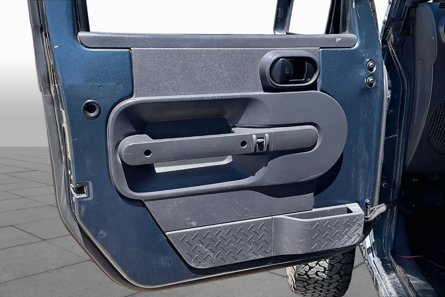 Used 2008 Jeep Wrangler Rubicon w/ Dual Top Group AWD/4WD image 20