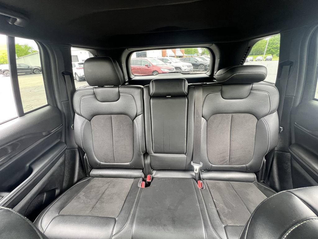 Used 2022 Jeep Grand Cherokee Altitude AWD/4WD image 30