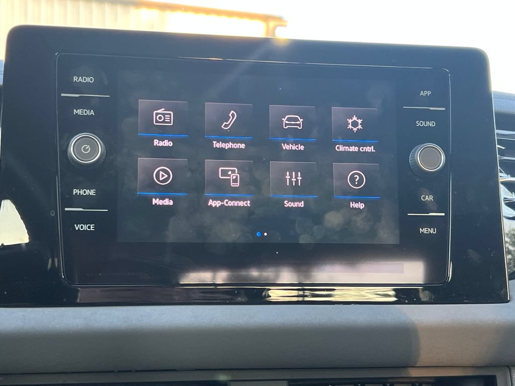 Used 2025 Volkswagen Jetta SE FWD image 22
