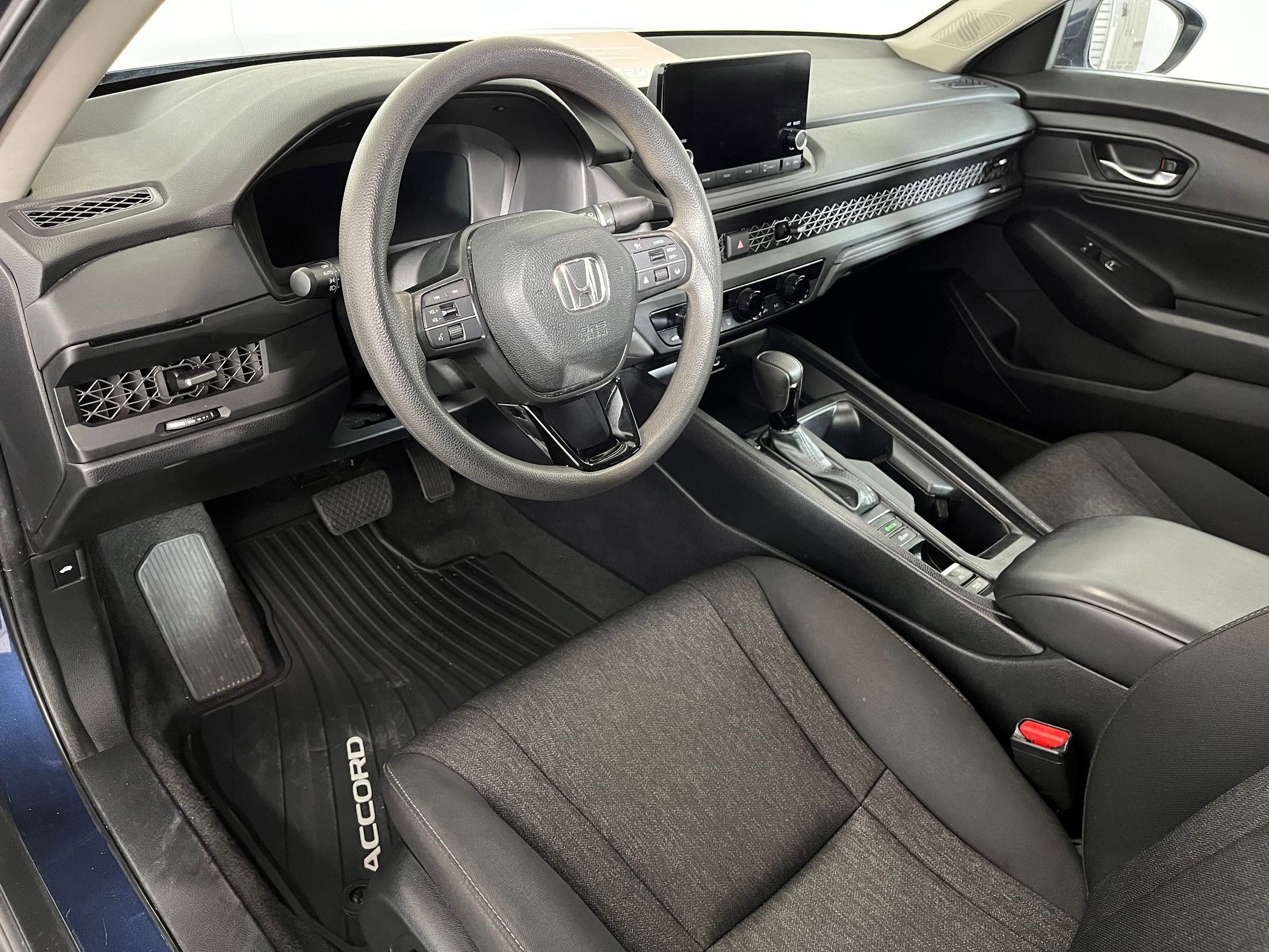 Used 2024 Honda Accord EX image 3