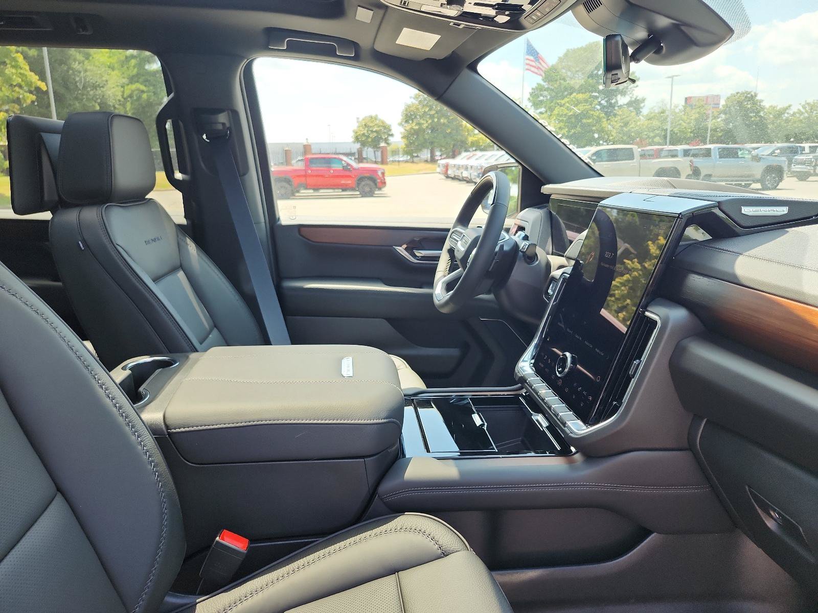 New 2026 GMC Yukon Denali w/ Denali Reserve Package AWD/4WD image 6